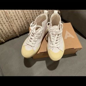 Veja Nova High Top Sneaker
